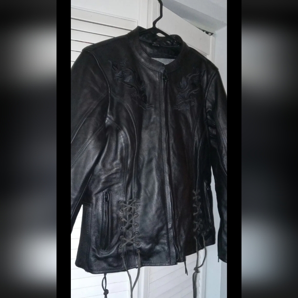 Xelement XS2030 Women's 'Gemma' Solid Black Leather Embroidered Jacket - Large - Picture 8 of 16